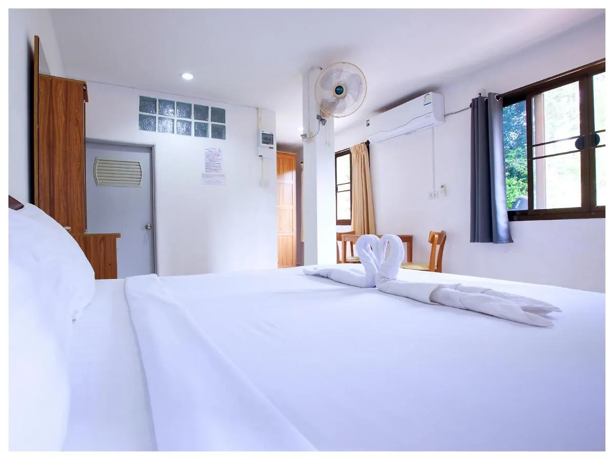 ** בית הארחה מלון קו טאו Namhasin House תאילנד